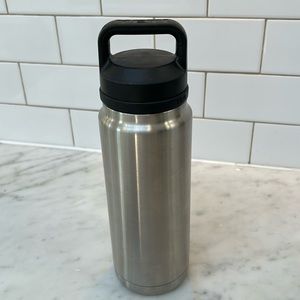 Yeti 750 ml water bottle